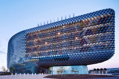 The South Australian Health and Medical Research Institute by Woods Bagot is co-located with the new Royal Adelaide Hospital. 