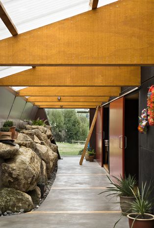 Otoparae House, King Country, for which Mitchell & Stout won a 2005 NZIA Presidents Award.