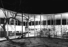 Grounds House and Flats, Roy Grounds, 1953–4. Photograph Leslie R. Hunting (courtesy Latrobe Picture Collection, State Library of Victoria). 